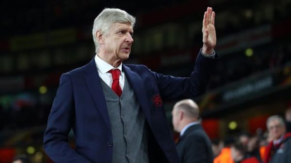 HLV Wenger bị sa thảy hay chủ động rời khỏi Arsenal?