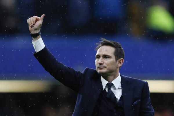 Frank Lampard chỉ trích truyền thông vì làm lộ chiến thuật