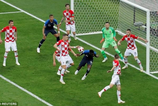 Croatia bị nhận quả phạt penalty là sai lầm?