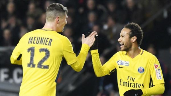 Meunier vs Neymar: Cuộc chiến của riêng PSG