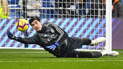 Thêm Courtois ghi tên mình vào danh sách chấn thương của Real