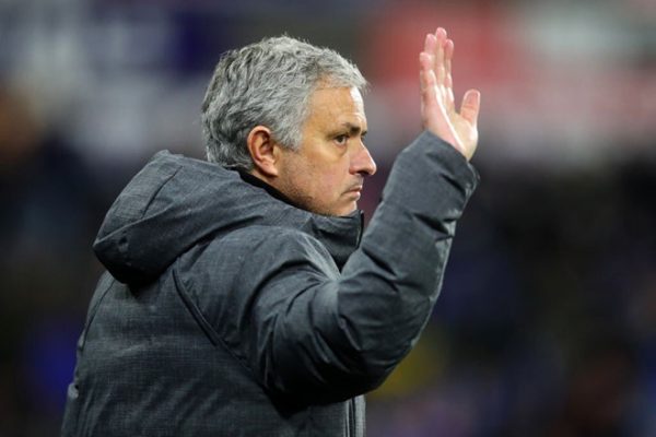 Mourinho tiếp tục nhận chỉ trích sau khi rời MU