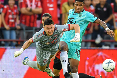 Đặng Văn Lâm bảo vệ Muangthong United sau nhiều thất bại