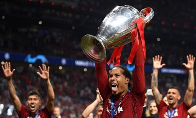 Ronaldo tin Van Dijk sẽ sở hữu danh hiệu Quả bóng vàng 2019